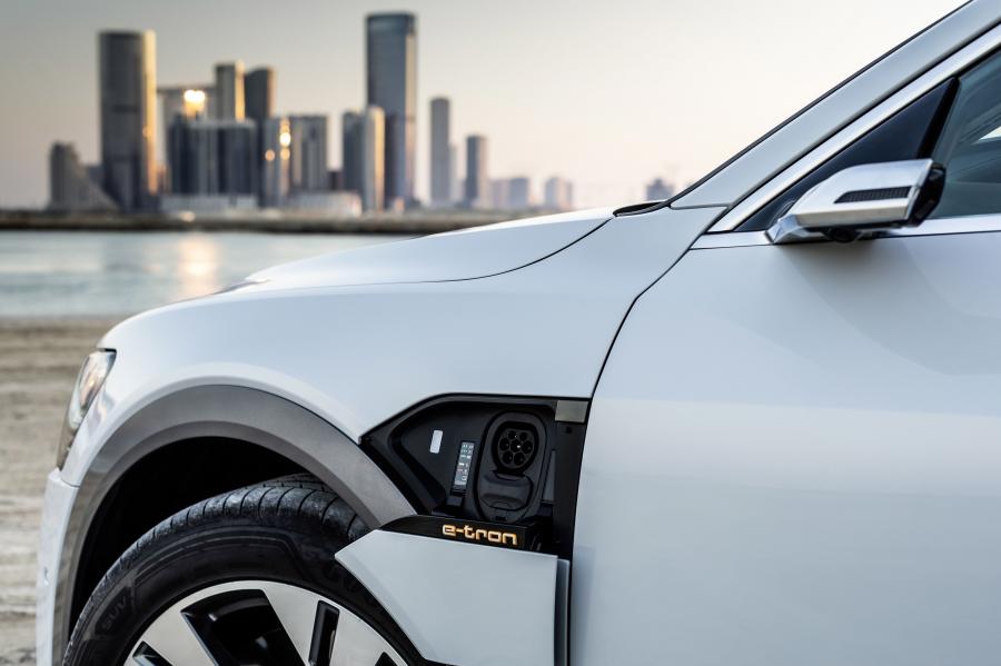 Детали экстерьера Audi e-tron 55 Quattro 2019 года  (WW) (фото 112 из 452)